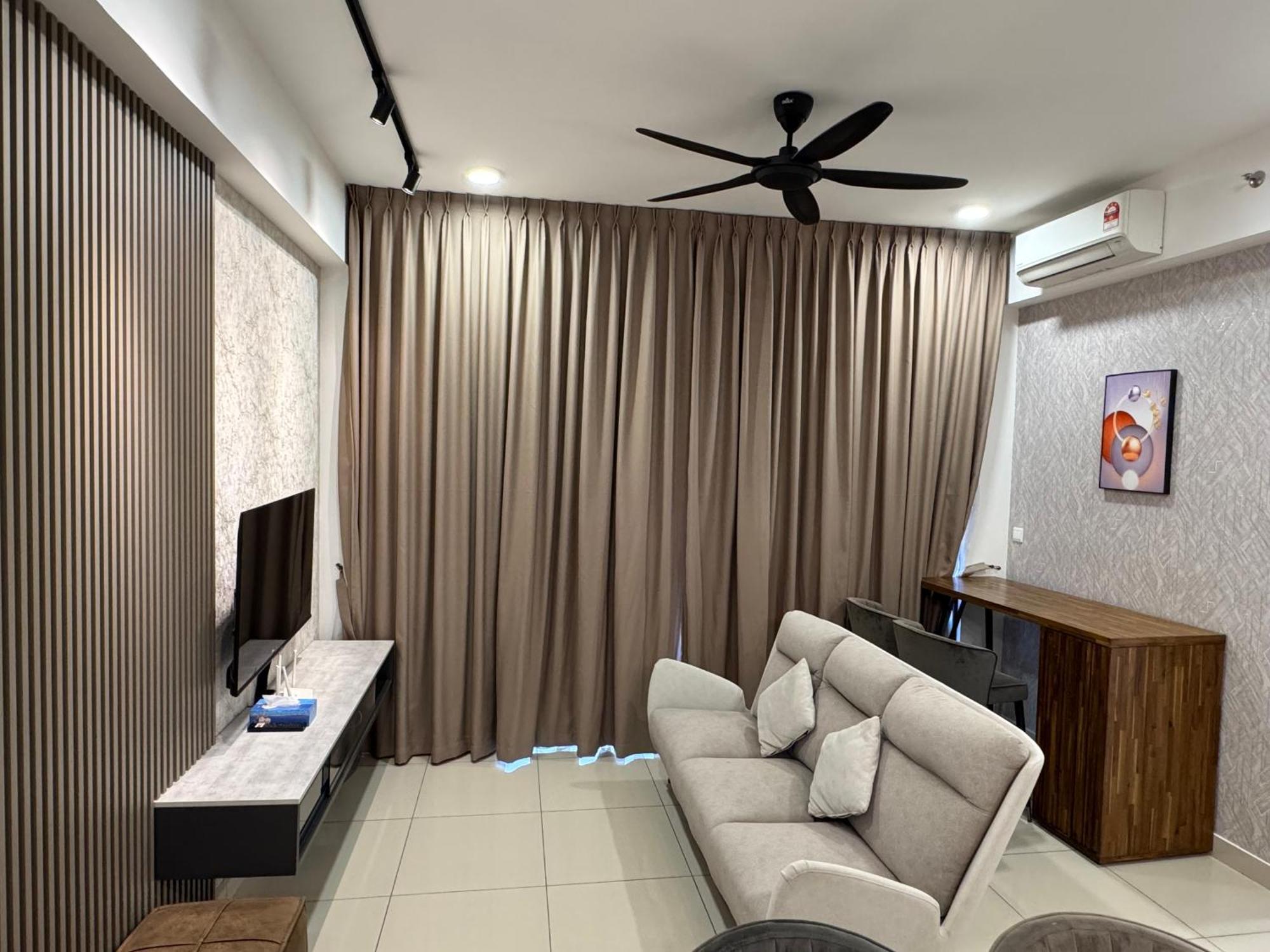 Trion Luxe Service At Klcc Apartment *